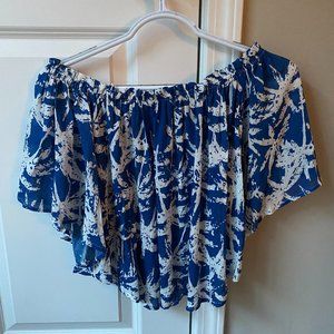 En Creme Off-The-Shoulder Top